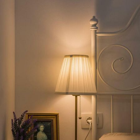 Mediterranean Vintage Room Split Exterior photo